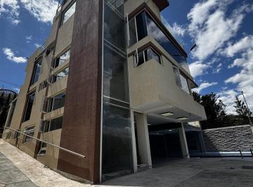 Casa · 405m² · 5 Habitaciones · 6 Estacionamientos · Casa de Lujo en Venta, Nayón