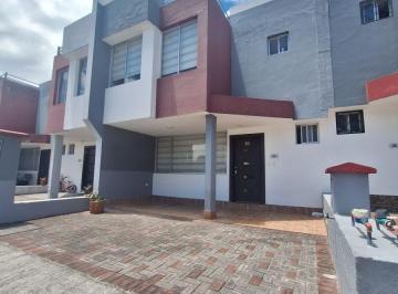 Casa de 3 habitaciones, Quito · Casa en Renta en Conjunto Residencial Sector El Dean Bajo