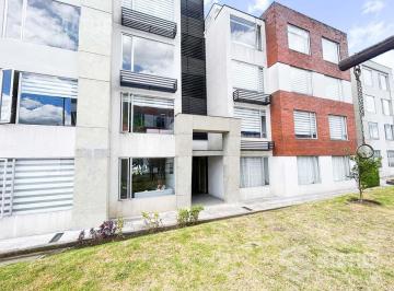 Departamento · 73m² · 3 Habitaciones · 1 Estacionamiento · Venta de Departamento en Primer Piso con Patio en Conocoto Cerca Colegio La Salle