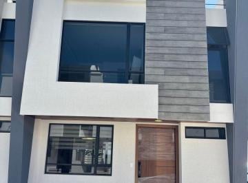 Casa de 3 habitaciones, Quito · Vendo Casa Estrenar Marianitas de Calderon