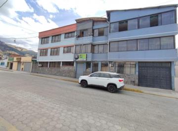 Casa de 12 habitaciones, Quito · Vendo Casa Rentera, Sector La Magdalena