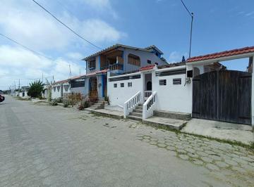 Casa de 3 habitaciones, Salinas · Vendo Acogedora Casa a 2 Calles de La Av Principal Salinas $55.000