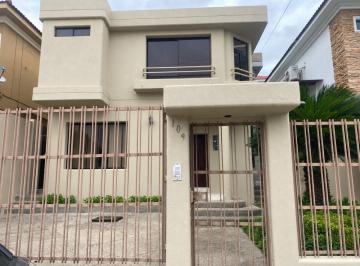 Casa de 3 habitaciones, Guayaquil · Casa en Venta en Ceibos Norte, 3 Dorm., 250 m² de Terreno y 200 m² de Construcción