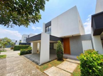 Casa · 128m² · 2 Habitaciones · Casa Moderna Frente Al Parque | 2 Dorm. con Walk - in Closet y Patio | Urb. La Costa