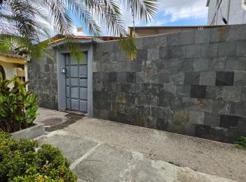 Casa · 72m² · 3 Habitaciones · 1 Estacionamiento · Se Vende Casa Remodelada en Sauces 1. Norte de Guayaquil, Anaa