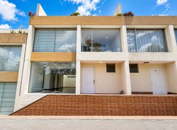 Casa de 4 habitaciones, Quito · Casa en Venta 3 Dorm. en Ponceano | 3 Plantas + Estudio + Sala de Tv + Terraza.