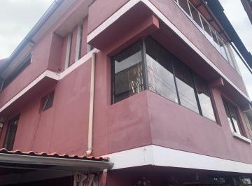 Casa · 200m² · 4 Habitaciones · 2 Estacionamientos · Carcelen Venta Casa Independiente 200 m²