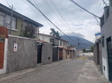 Casa · 200m² · 4 Habitaciones · 2 Estacionamientos · Carcelen Venta Casa Independiente 200 m²