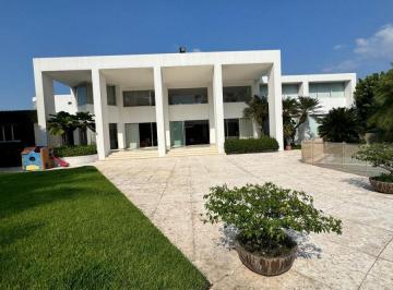 Casa de 5 habitaciones, Guayaquil · Primeros Kilom Villa Premiun Casa de 2400 m² con 5 Dorm. en Venta en Samborondón