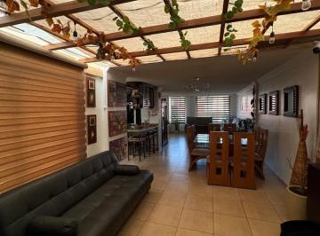 Casa · 118m² · 3 Habitaciones · 2 Estacionamientos · Ira Venta Casa 3 Dorm. Sector La Armenia Valle de Los Chillos