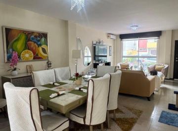 Casa de 5 habitaciones, Guayaquil · Vendo Casa en Belohorizonte de 5 Dorm., 2 en Planta Baja y 3 en Planta Alta.