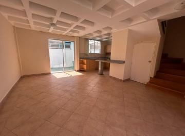 Casa · 125m² · 4 Habitaciones · 2 Estacionamientos · Ira Venta Casa 125.5 m² con Patio 12 m² Valle de Los Chillos Sector Puente 2