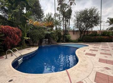 Casa de 4 habitaciones, Guayaquil · Casa en Venta - Urb. La Castellana