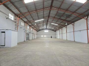 Bodega-Galpón , Quito · Rento Galpón Industrial Bajo Impacto Trifásico o Bodegaje Calderón Llano Grande