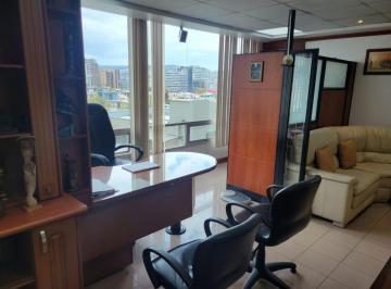 Consultorio de 1 habitación, Quito · Consultorio Amoblado en Venta 30 m con Parqueo Seguridad Internet