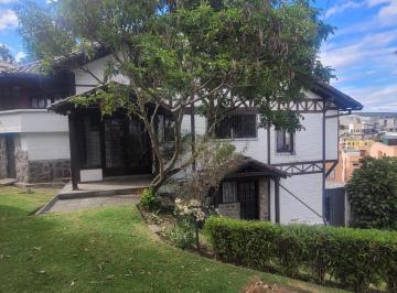 Casa · 240m² · 4 Habitaciones · 2 Estacionamientos · Renta Casa Rustica Sector San Isidro del Inca 4 Dorm.