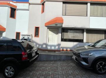 Casa de 3 habitaciones, Quito · Casa en Conjunto ´las Retamas´ Norte de Quito