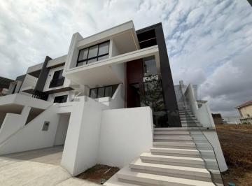 Casa · 212m² · 5 Habitaciones · 2 Estacionamientos · Casa de Estreno en Venta en Urb. El Condado Vicolinci
