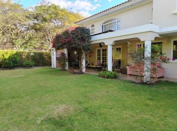 Casa de 4 habitaciones, Quito · Excelente Casa en Venta en Cumbayá