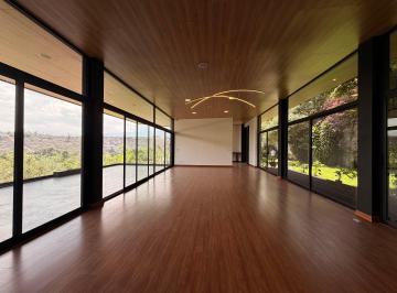 Casa de 3 habitaciones, Quito · Casa de Venta con Espectacular Vista en Cumbaya