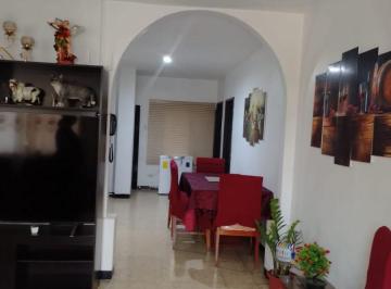 Casa de 4 habitaciones, Guayaquil · Vendo Casa en Sauces 1 Guayaquil