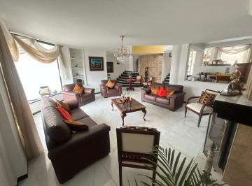 Casa de 5 habitaciones, Quito · Venta El Bosque Elegante Amplia Casa Cuatro Dorm. Terraza Vista