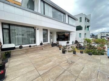 Casa de 5 habitaciones, Quito · Venta El Bosque Elegante Amplia Casa Cuatro Dorm. Terraza Vista