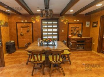Quinta vacacional · 192m² · 3 Habitaciones · 4 Estacionamientos · En Venta Quinta en Sigsig Sector Chobshi