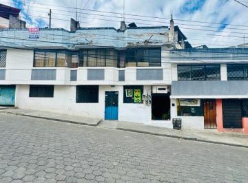 Casa de 7 habitaciones, Quito · Casa Rentera en Venta en La Lucha de Los Pobres
