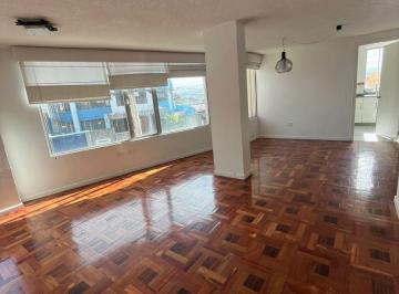 Departamento de 3 habitaciones, Quito · 3 Dorm. con Terraza - Calle Elia Liut y Brasil