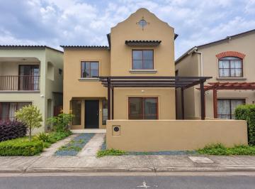 Casa · 129m² · 4 Habitaciones · 2 Estacionamientos · Venta Casa La Rioja Etapa Canarias 4 Dorm. Wyr - Eme