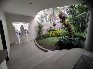 Casa de 3 habitaciones, Guayaquil · Amplia Casa Ubicada en Urdesa Central. Ideal Para Clinica, Aseguradoras, oficinas