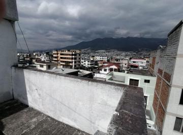 Casa de 12 habitaciones, Quito · Casa 300 m² Terreno, 520 m² Construccion en Venta en 5 Dtos Sect Kennedy