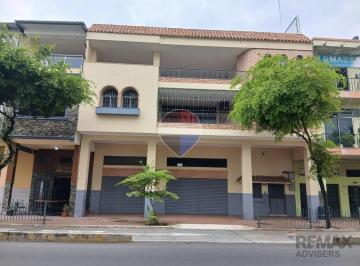 Casa · 937m² · 10 Habitaciones · 4 Estacionamientos · Venta de Casa 4 Pisos Eloy Alfaro y Camilo Destruge