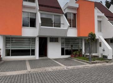 Casa de 3 habitaciones, Quito · Casa en Venta Valle de Los Chillos Mirasierra