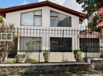Casa de 4 habitaciones, Quito · Casa De220 m² Const + 2 Dtos D 2h, Terreno de 465 m² Venta Sect Republica