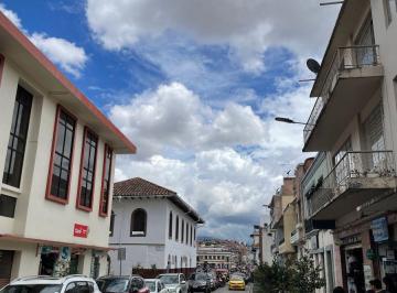 Casa de 12 habitaciones, Cuenca · Casa Central Rentera con Locales Comerciales y Departamentos