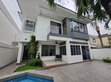 Casa de 4 habitaciones, Guayaquil · Samborondon 4 Dorm. Jacuzzi Estudio