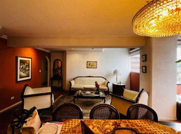 Departamento de 3 habitaciones, Quito · Departamento en Venta - Edificio Sinai