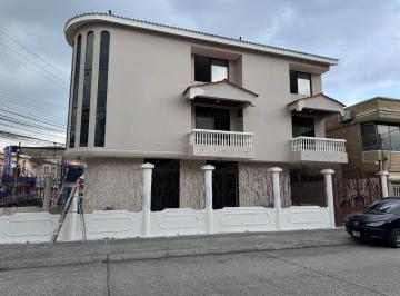 Casa de 5 habitaciones, Guayaquil · En Alquiler: Hermosa Casa Para Uso Comercial o Residencial