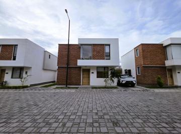 Casa de 3 habitaciones,  · Arriendo en Puembo Casa No Adosada por Estrenar con Patio Dentro de Conjunto