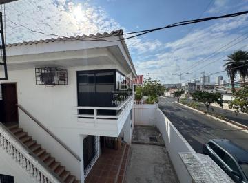 Casa de 12 habitaciones, Salinas · Dos Casas + Suite en Venta en Amplio Terreno Esquinero – Chipipe, Salinas