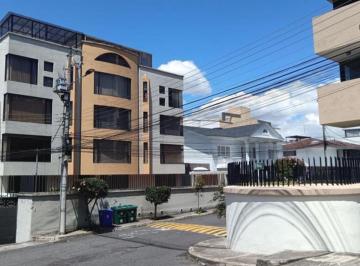 Departamento de 4 habitaciones, Quito · Departamento Dúplex de Venta, Sector Monteserrín