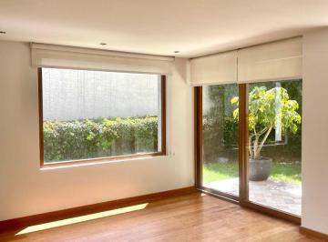 Departamento de 2 habitaciones, · Excelente Departamento con Jardín Iluminado