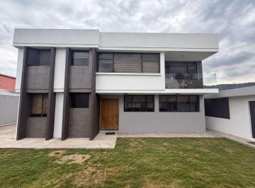 Casa de 5 habitaciones, Quito · Casa Comercial 500 m² Armenia Valle de Los Chillos