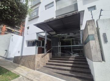 Bodega-Galpón · 120m² · 2 Habitaciones · 3 Estacionamientos · Jrs Departamento de Oportunidad