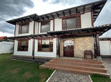 Casa de 4 habitaciones, Quito · Casa de Venta, Puembo, 4 Dorm., Terreno: 605 m