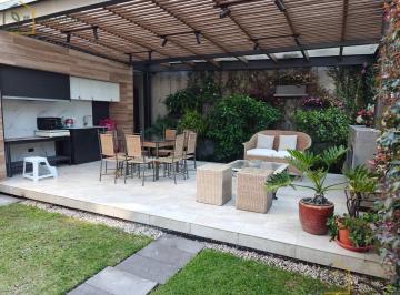 Departamento · 220m² · 2 Habitaciones · 2 Estacionamientos · Hermoso Departamento con Terraza y Patio