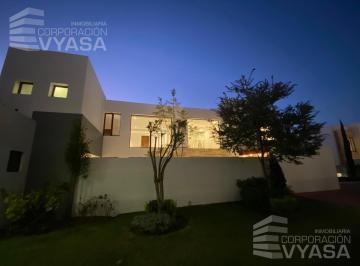 Casa · 166m² · 2 Habitaciones · 2 Estacionamientos · La Morita II - Ruta Viva, Bonita Casa en Venta de 2 Dorm. de 162,30 m²