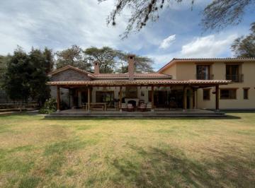 Casa de 4 habitaciones, Quito · Casa de 3800 m² con 4 Dorm. en Venta en Tumbaco